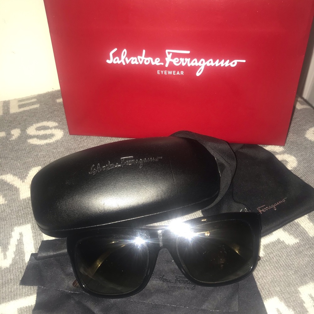 💯% Authentic Salvatore Ferragamo Black Sunglasses